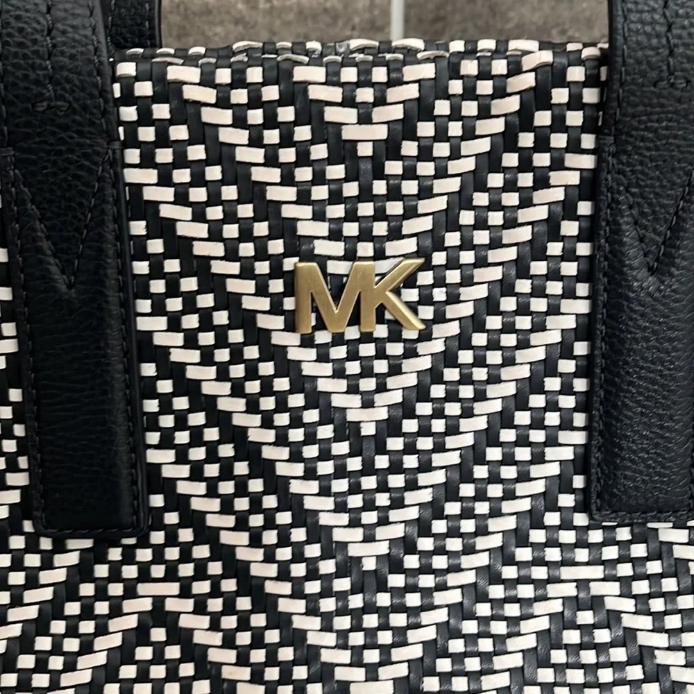 COPY - •Michael Kors Tote Bag Authentic• - Picture 4 of 11